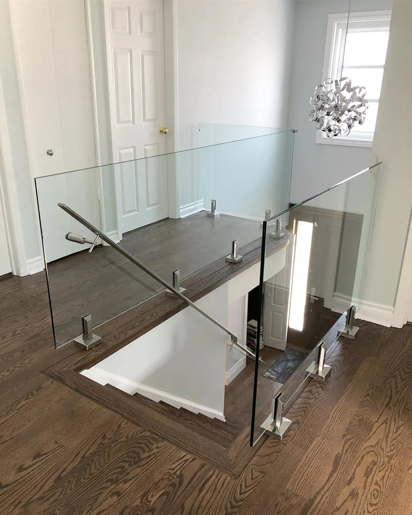 YL METAL in Stock 304 316 2205 Stainless Balcony Outdoor Glass Railing Design Spigots