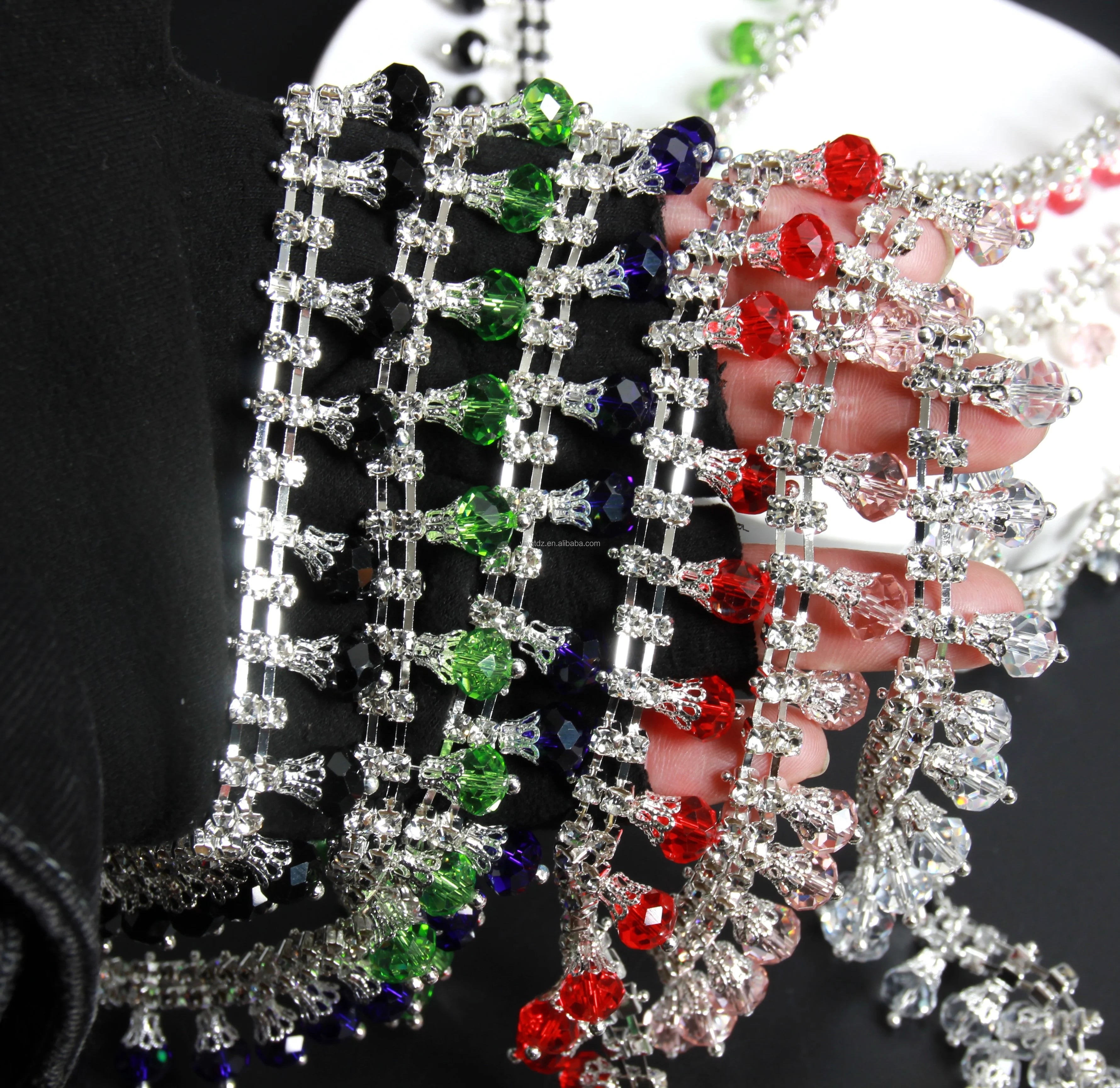 Wholesale Clothing Accessories Stretch Rhinestone Chains Glass Beads Metal Cup Chains Tassels for Cutting and Sewing
