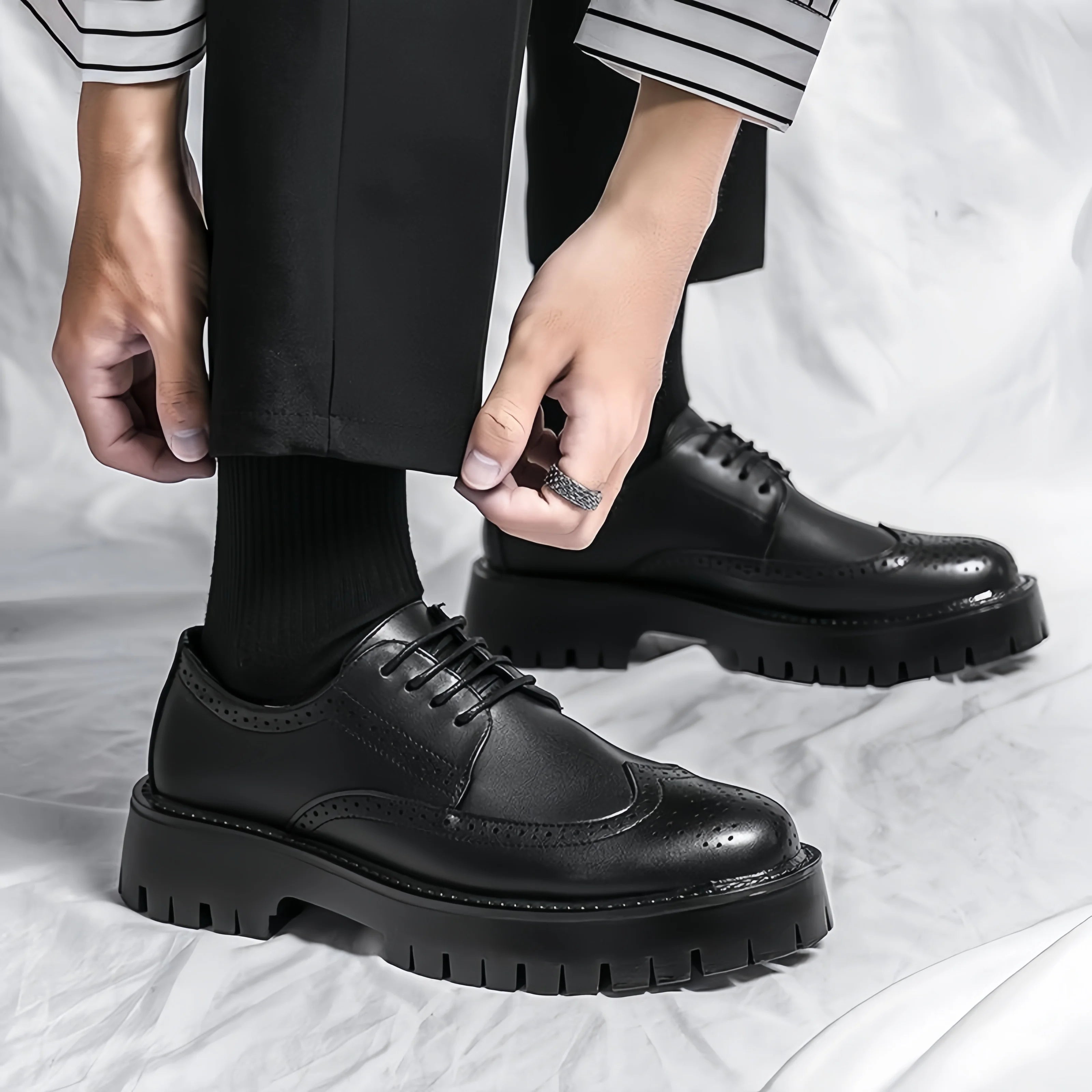 AutumnFormal Luxury Office Flat Men  Increase Height Brock Bullock LSplit Leather Top Outdoor Lace-up Fashion Casual Dress Shoes