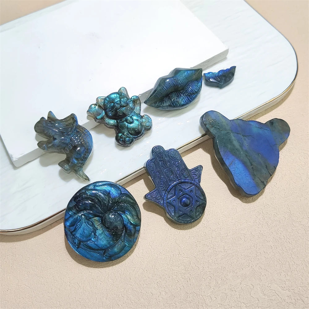 Handmade Jewelry Carved Gemstone Animal Leopard Cat Blue Flash Labradorite Natural Stone Fatima Hand Pendant Decor for Wholesale