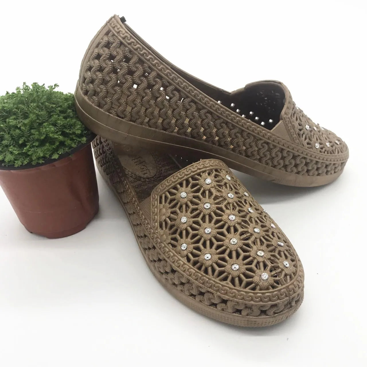 Latest China New Ladies Shoes Fashion Women Shoes Flat comfort Round Toe Hospital Nurse Shoes