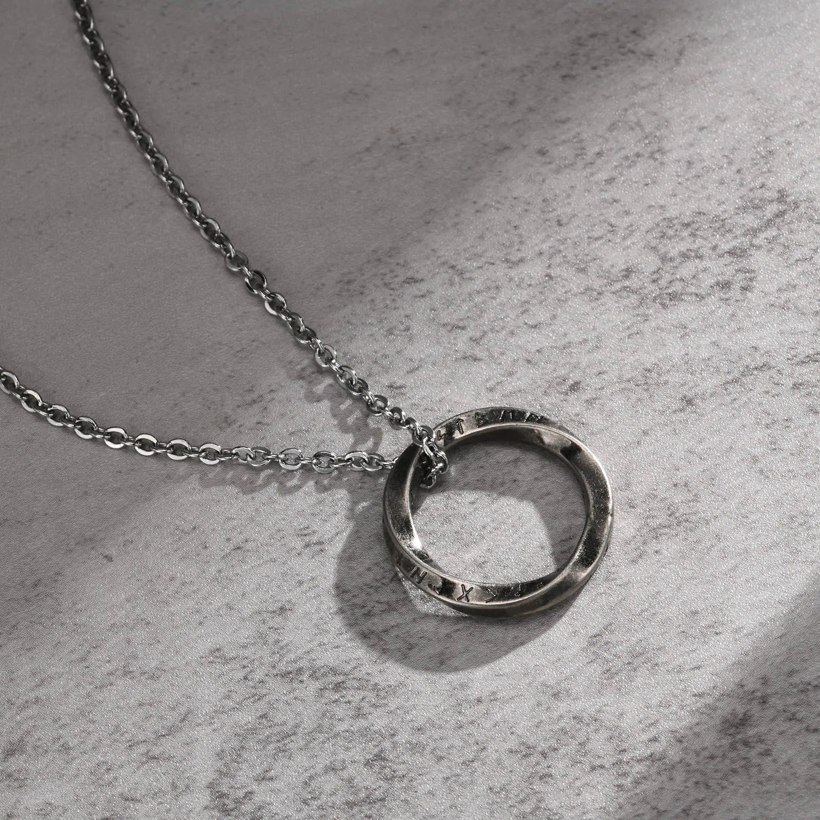 Whoopi Moss Rings Mobius Ring Necklace Jewelry Black Gun Plating Stainless Steel Rock Necklace