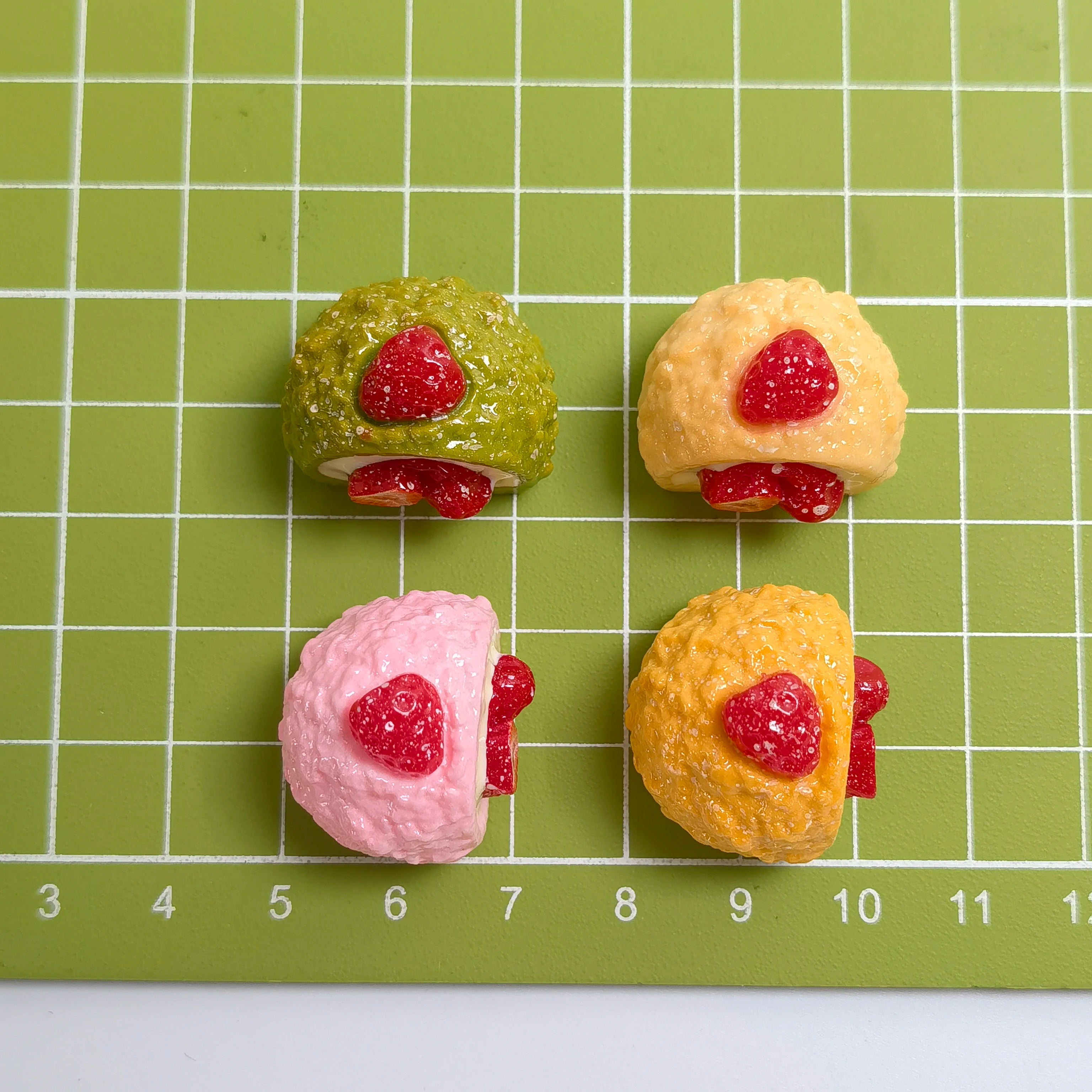 100pcs Mini Strawberry Cream Cake Model Dessert Afternoon Tea Resin Accessories Dollhouse Miniature Table Decor Food Props