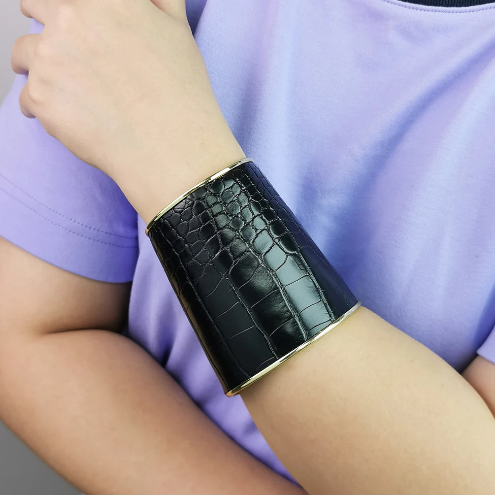 New Fashion Handmade PU Leather Bracelet Exaggerated Metal Wide Surface Open Cuff Bangle Bracelet Women Hand Accessories