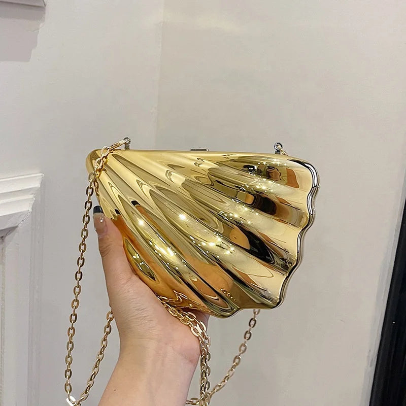 2025 Hot Designer Summer Gold Chain Acrylic Clutch Shell Cosmetic Purse Mini Bag Pack for Women Lady Evening Party Clutches Bags