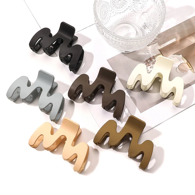 Wholesale Korean Women Hair Claw Clips Solid Color Cheveux Matte Wavy Kid Accessories Frosted M Plastic Girl Pinzas Para Cabello