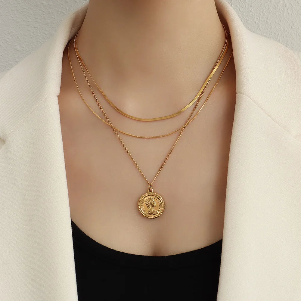 Moge Collier Femme Trendy Water Proof Double Side Queen Elizabeth Coin Pendant Necklaces for Women Fantasy