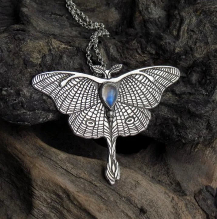 Moth Retro Creative Moonstone Men Pendant Necklace for Women Wholesale