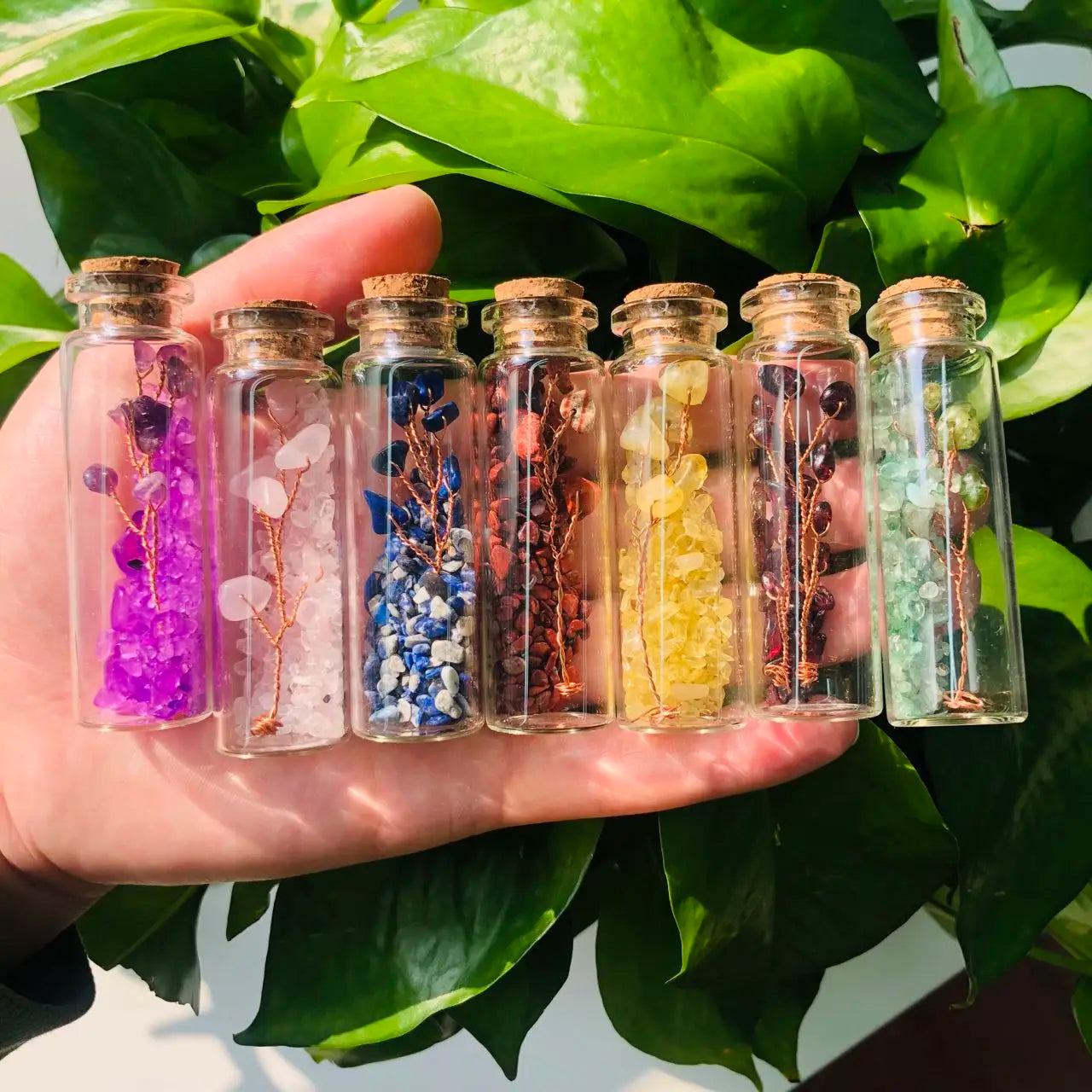 Natural Crystal Bottle Tree Gravel Inside Chips Tumbled Wishing Bottle Crushed Stone Lucky Degaussing for Decoration