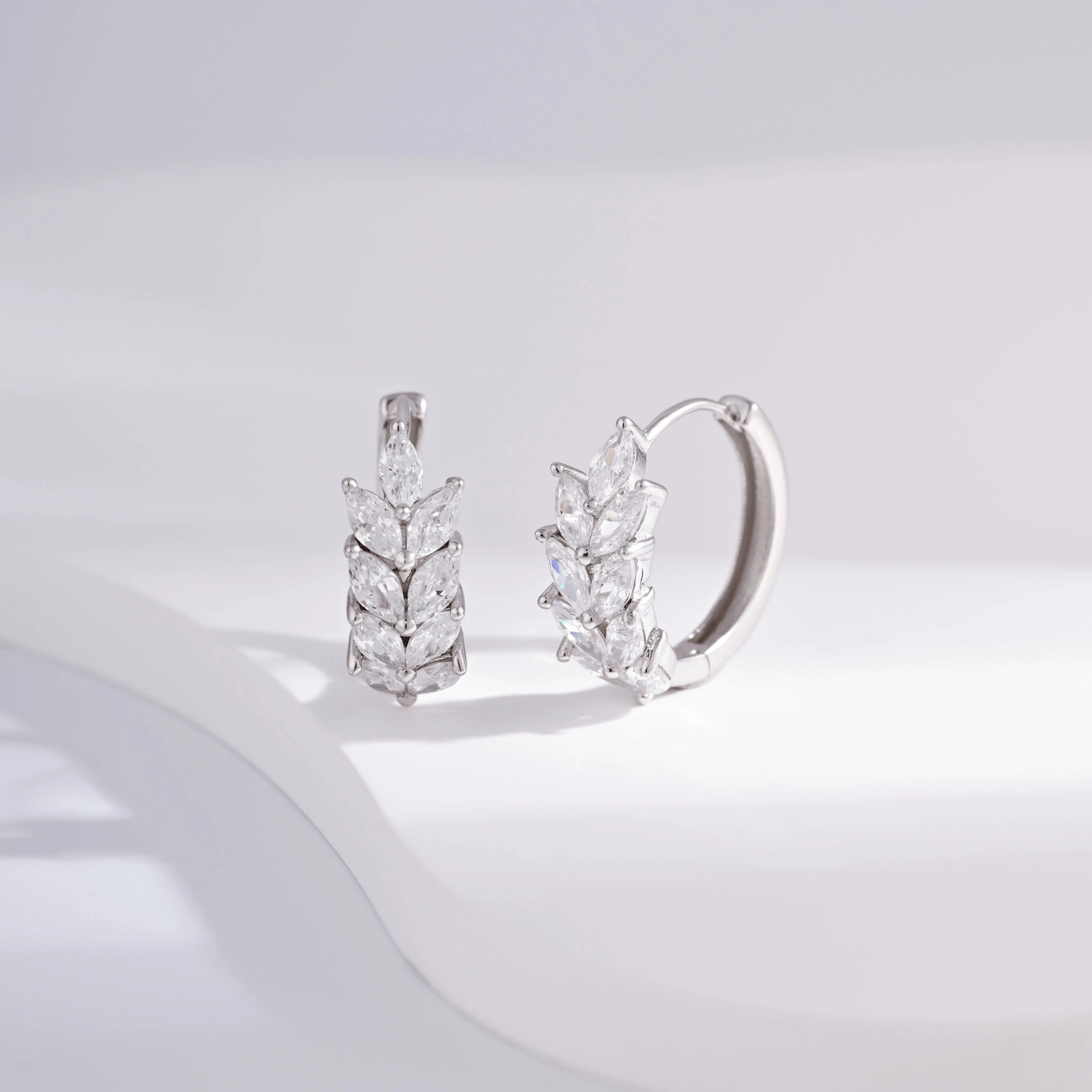 Wholesale Earrings Jewelry Rhodium Plated Cubic Zirconia Round Olive Leaf Huggie 925 Sterling Silver Fine Jewelry Earrings