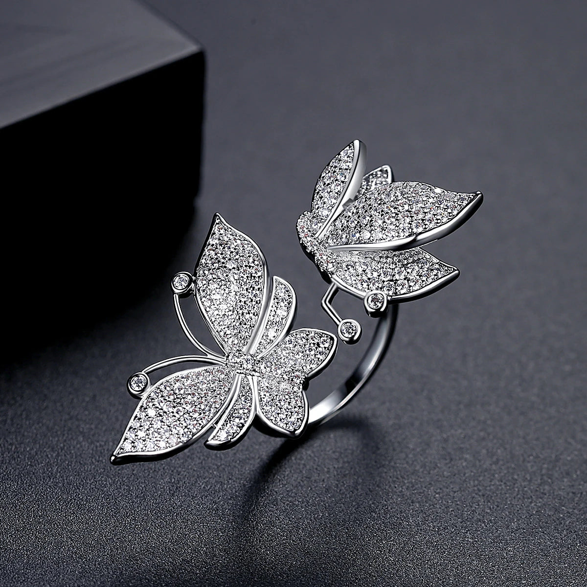LUOTEEMI Cz Woman Diamond Finger Iced Out Lady Adjuster Wholesale Adjustable New Micro Butterfly Bling Ring