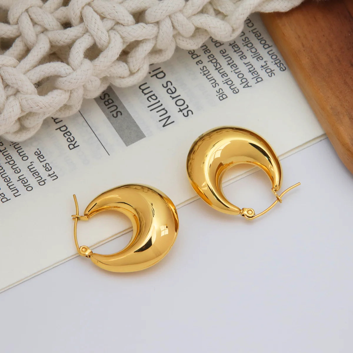 Chris April in Stock 316L Stainless Steel PVD Gold Plated Minimalist Hollow Hoop Earring