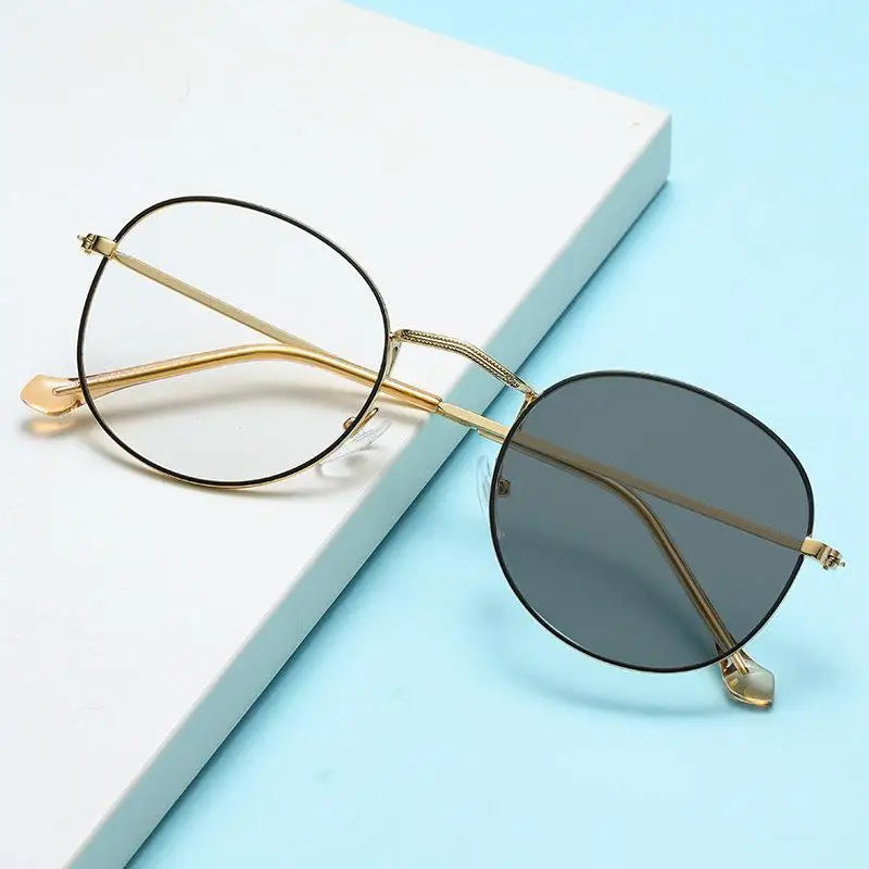 2023 Literary Fashion Minimalist Retro Metal Frame Color Changing Glasses Photochromic Eyeglasses Photochromic Glasses