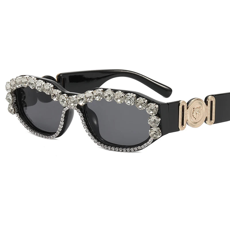 2023 Luxury Sunglasses for Women with Custom Logo Love Diamond Glasses Small Frame Available Black White Pink Coffee PC Material
