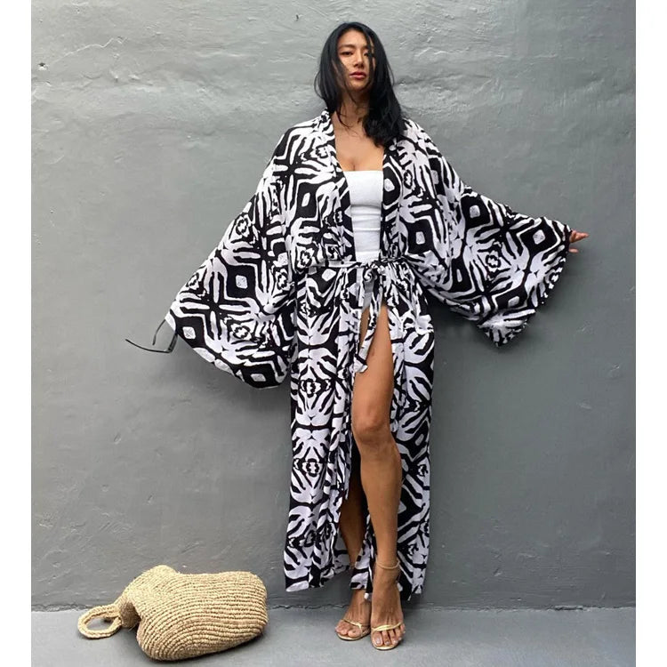 Rayon Black and White Printed Holiday Sunscreen Cardigan Bikini Cover up Beach Cover up