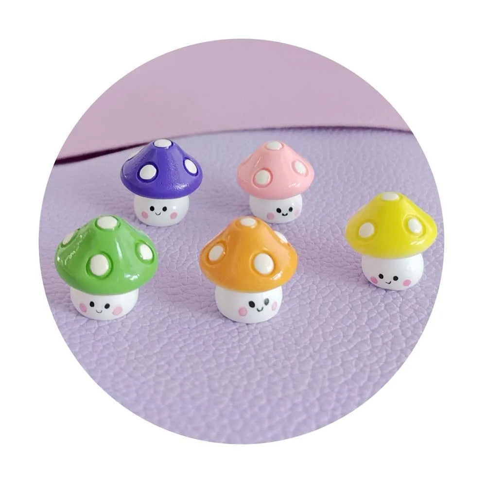 New Cute 100Pcs Kawaii Cartoon Smile Face Mushroom Ornament Figurines for Fairy Garden Landscape Decoration