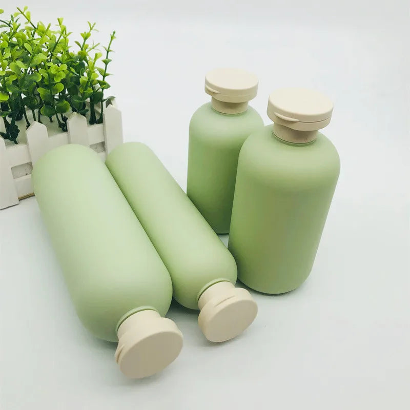 Matte Green HDPE Squeeze Bottle with Flip Cap 200ml 250ml 400ml 750ml Plastic Shampoo Bottles with Pump in Stock