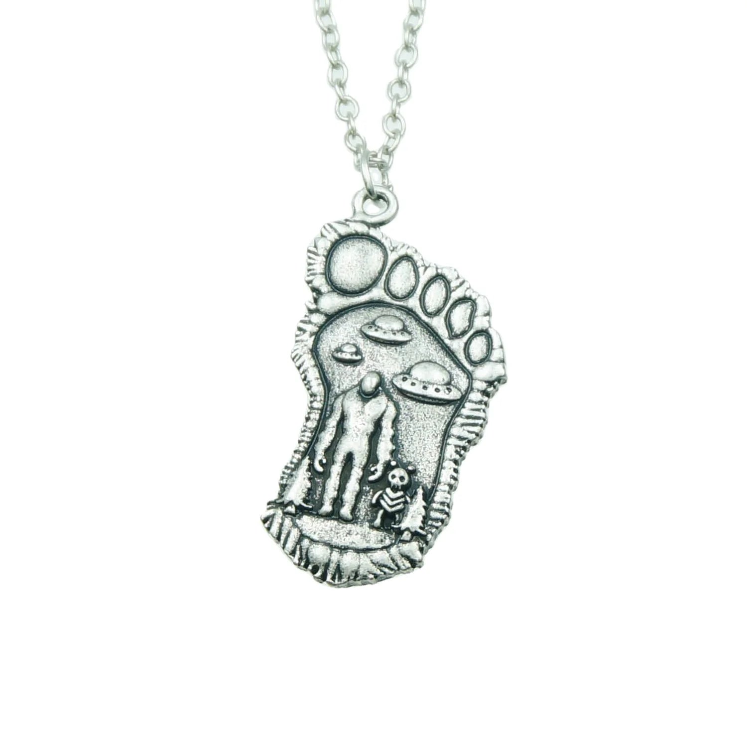 Wholesale Interesting and Unique UFO Spacecraft Aliens and Bigfoot Charm Necklace for Men and Women Gift Jewelry