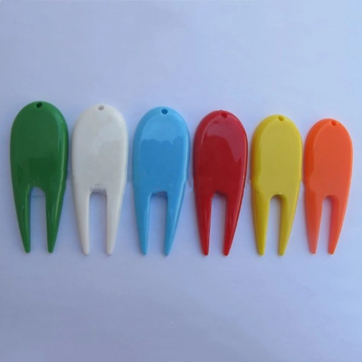 Golf Divot Repair Tool with Ball Marker Fork Plastic Non-Slip Accessory Random Color Golfer's Gift