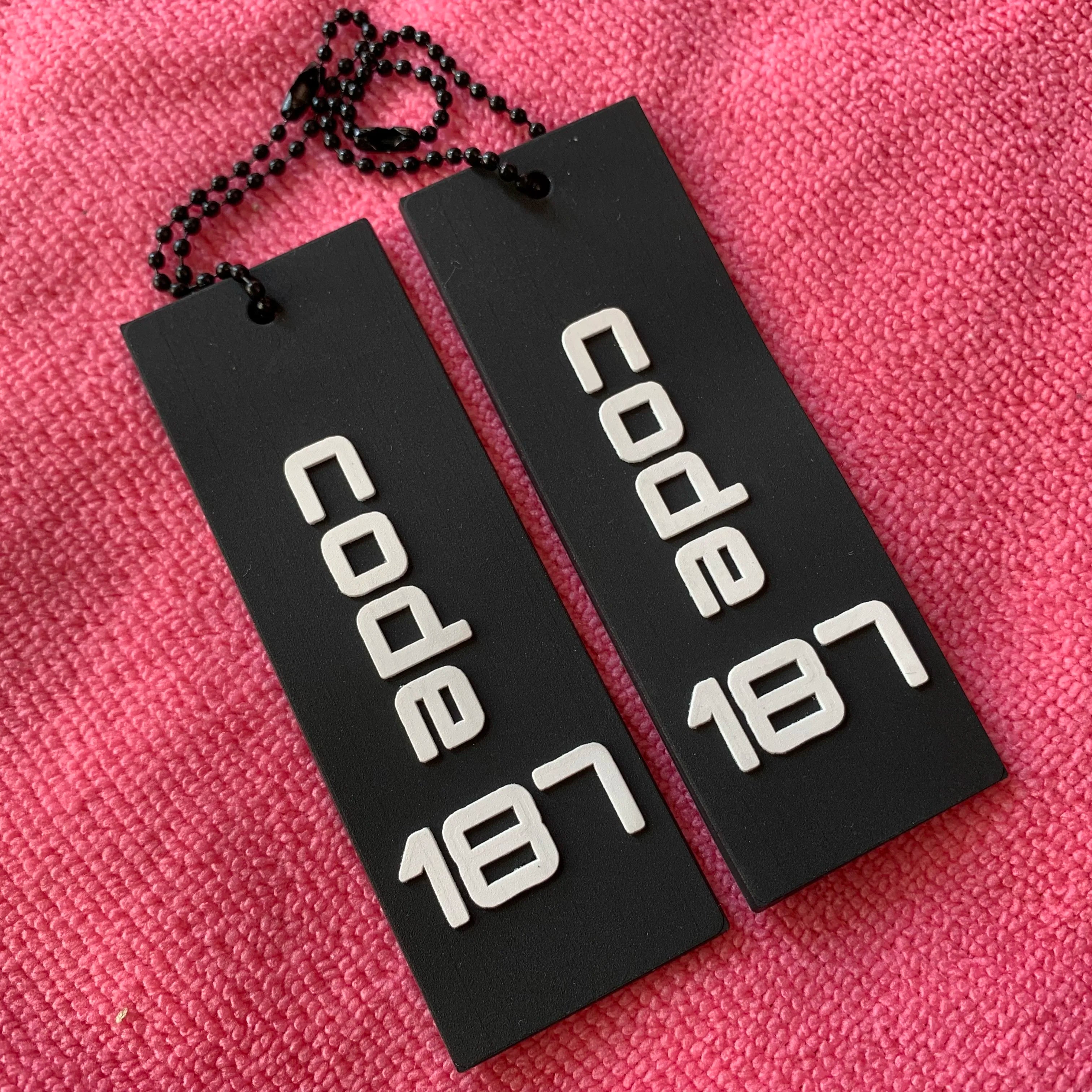 Luxury Design 3D Convex logo Garment Rubber Swing Tagwaterproof Black PVC Rubber Hangtag