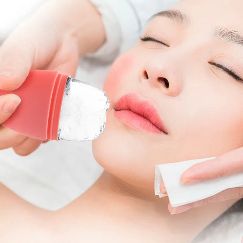 Hot Sale Custom Logo Silicone Face Roller Cup Skin Care Tool for Firming Natural Ice Roller for Eyes Trending Natural Silicone