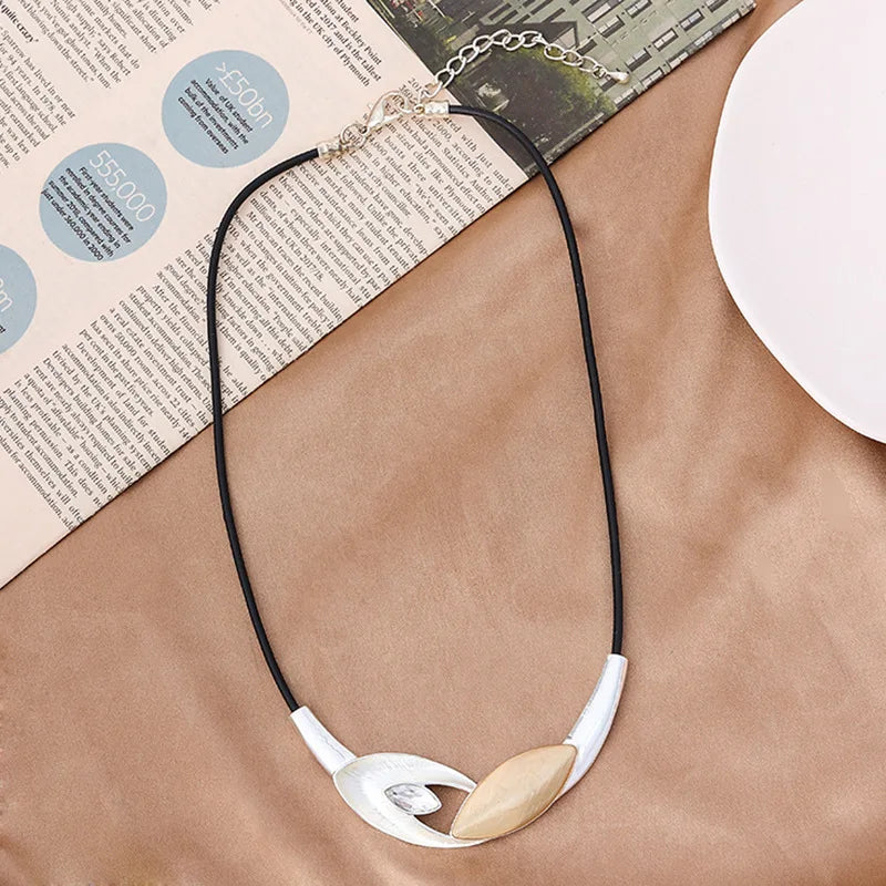 Retro Women Choker Necklace Handmade Gothic Irregular Pendant Collar Leather Necklaces Summer Accessories Jewelry
