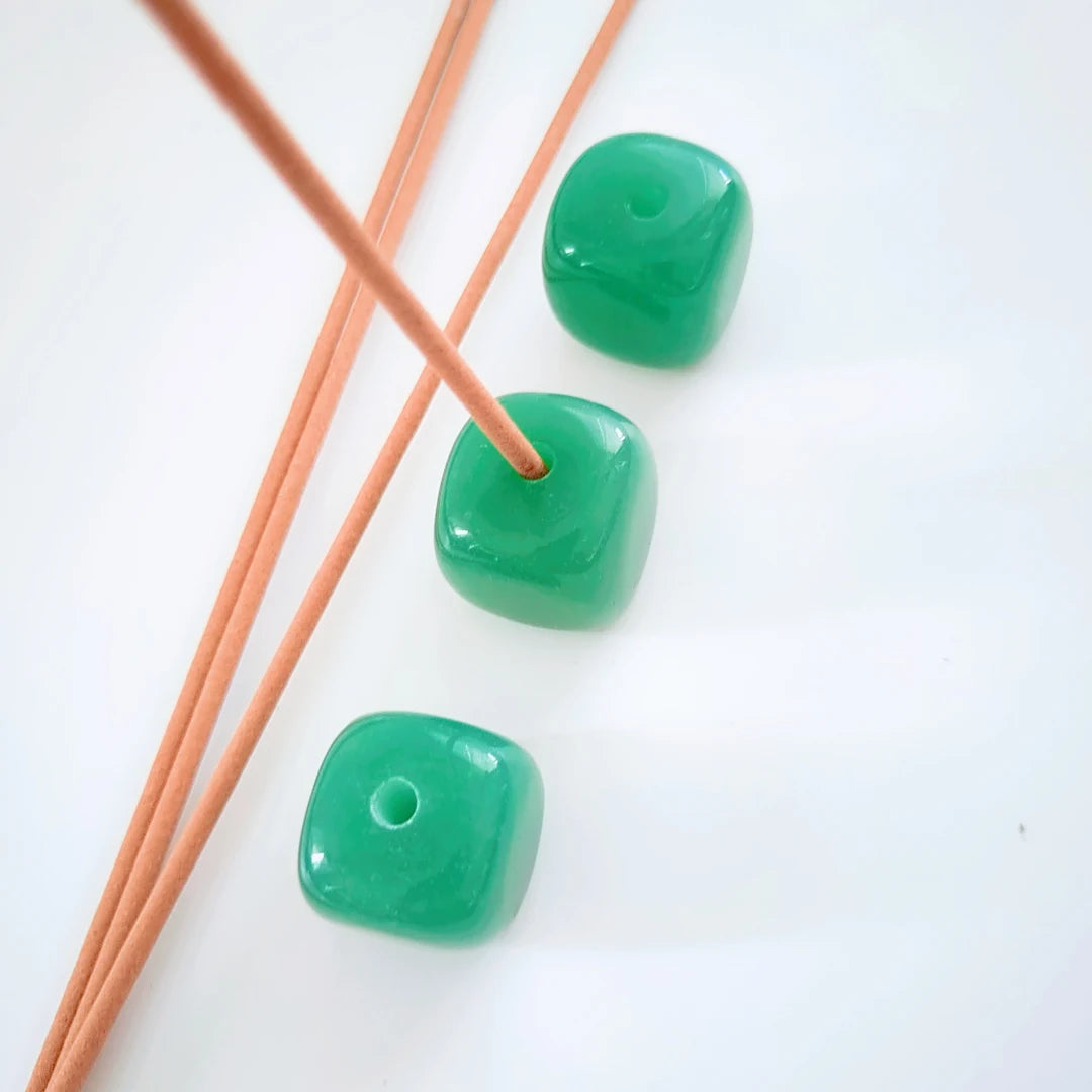 Huiying Latest Design Cube 2*2cm Green Aventurine Jade Stone Square Incense Holder