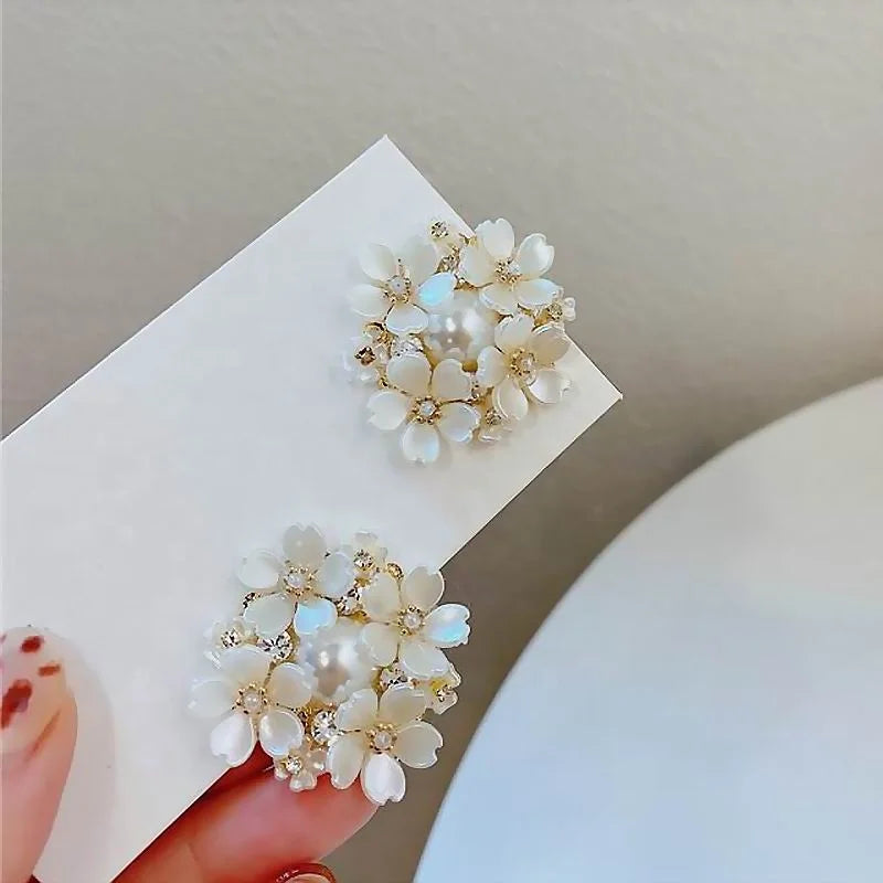 2022 Jewelry Fashion Handmade Pearl Shell Flower Stud Earrings for Women Korean Style New Studs Women Drop Earrings