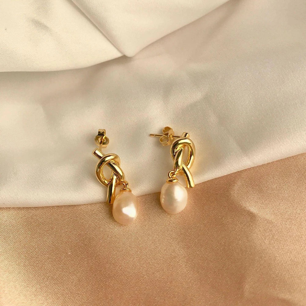 New Arrival Creative 18K Gold Plated Dangle Earrings Knot Shaped Freshwater Pearl Stud Earrings for Women Girls