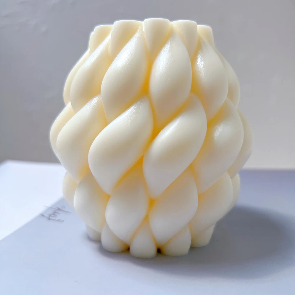 10CM Small Size Twirl Raindrop Shape Candle Mold Aesthetic Swirl Braid Molds Geometric Curved Pillar Silicone Candles Mould