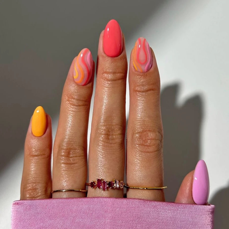 Custom Line Art Design Luxury Acrylic Press on Artificial Nails Wholesale Soft Gel Short Almond Press on Finger Nail Tips Set