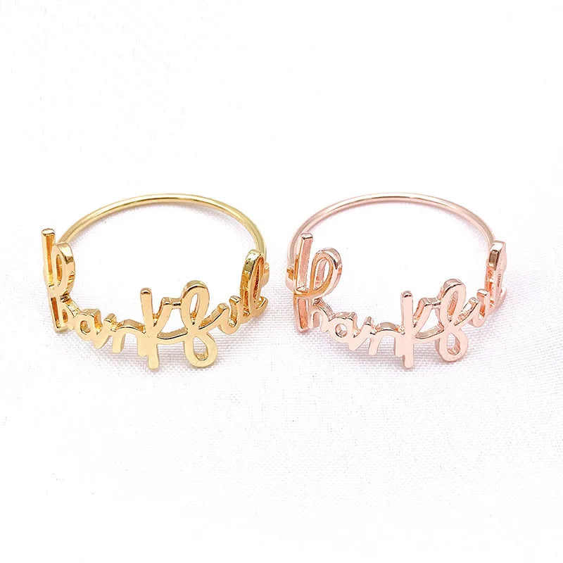 Hot Sale Luxury Napkin Ring Holder 'Thankful' Metal Letter Rattan Pearl Resin Aluminium Flower Party Expressing Stocked
