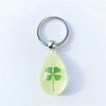 Lucky Clover Glow in the Dark Key Chain Dried Leaves Lucky Real 4-Leaf Clover Simulated Resin Glow in the Dark Key Ring Keychain