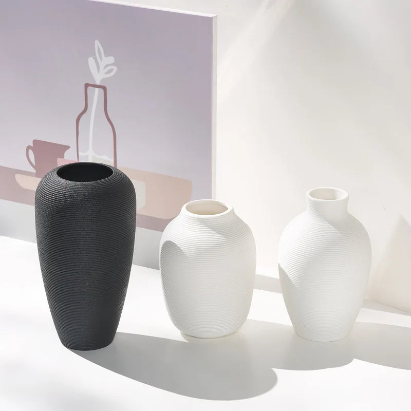 White Ceramic Vase Decorative Zen Style Dried Flowers Water-Nourished Green Plant Arrangement for Living Room Desktop Matt