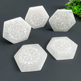 Wholesale Crystal Selenite Love Theme Cleansing Disc Engraved Charging Plates Fashion Trend