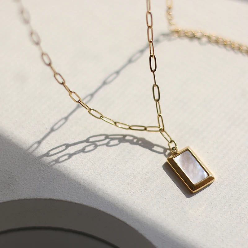 2021 Stainless Steel Paper Clip Chain Trendy Mother of Pearl Pendant Gold Plated Necklace