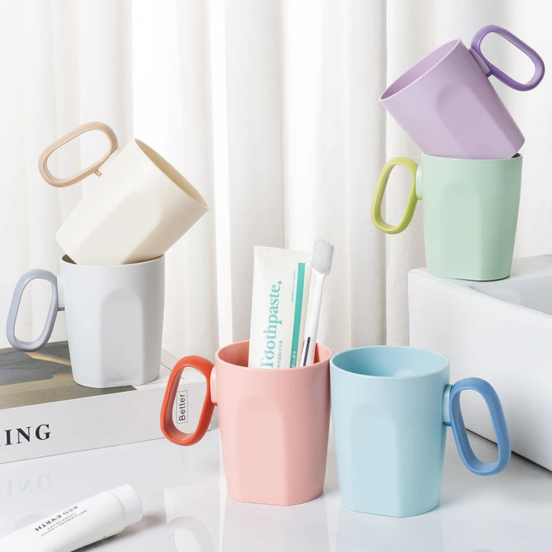 Low-Priced Custom Logo School Student Mouthwash Mug Plastic Toothbrush Cup for Brushing Teeth & Drinking Water Bathroom Supply