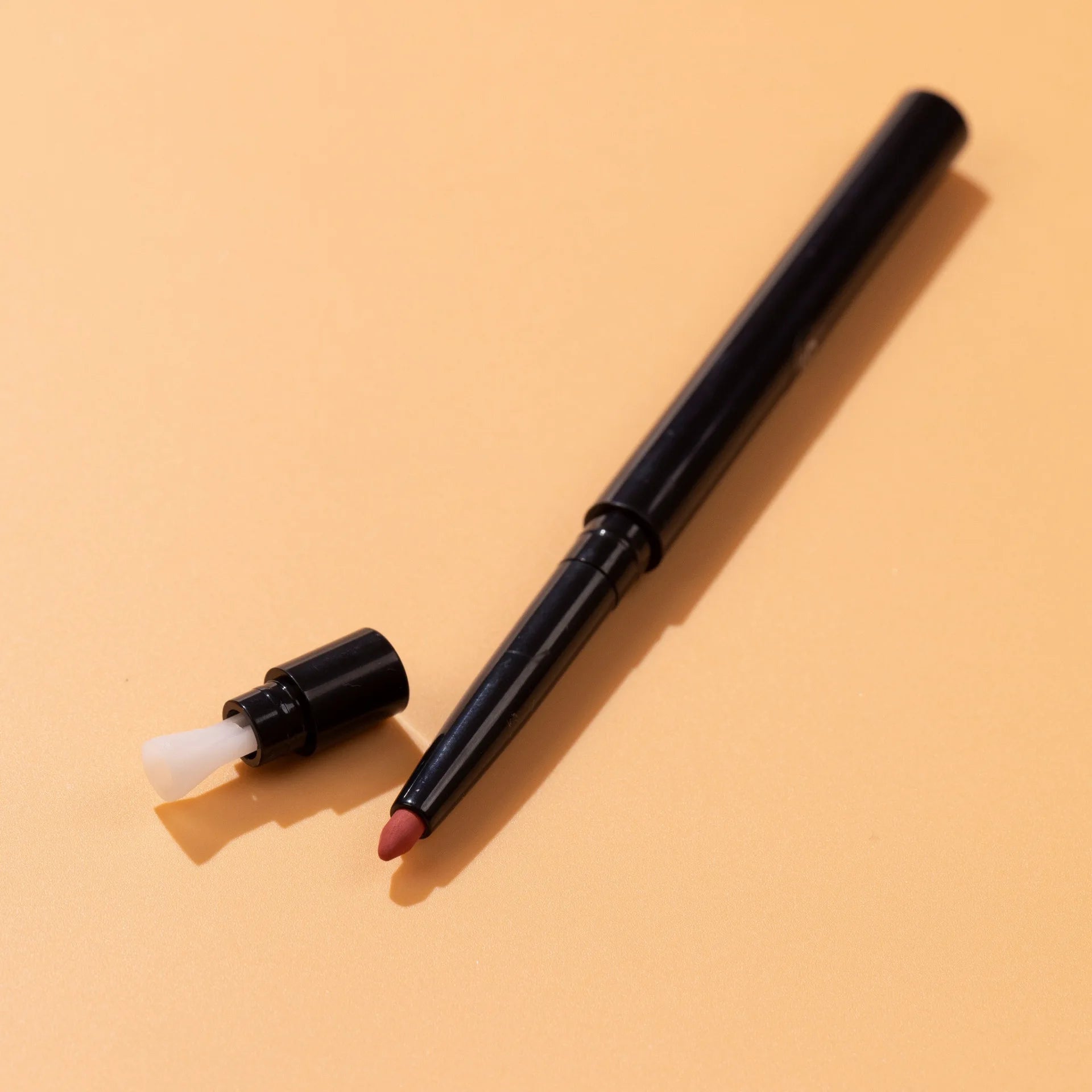 Custom Logo Creamy Long Lasting Waterproof Peel Off Stain Gold Crayon Vegan Lip Liner Pencil Private Label