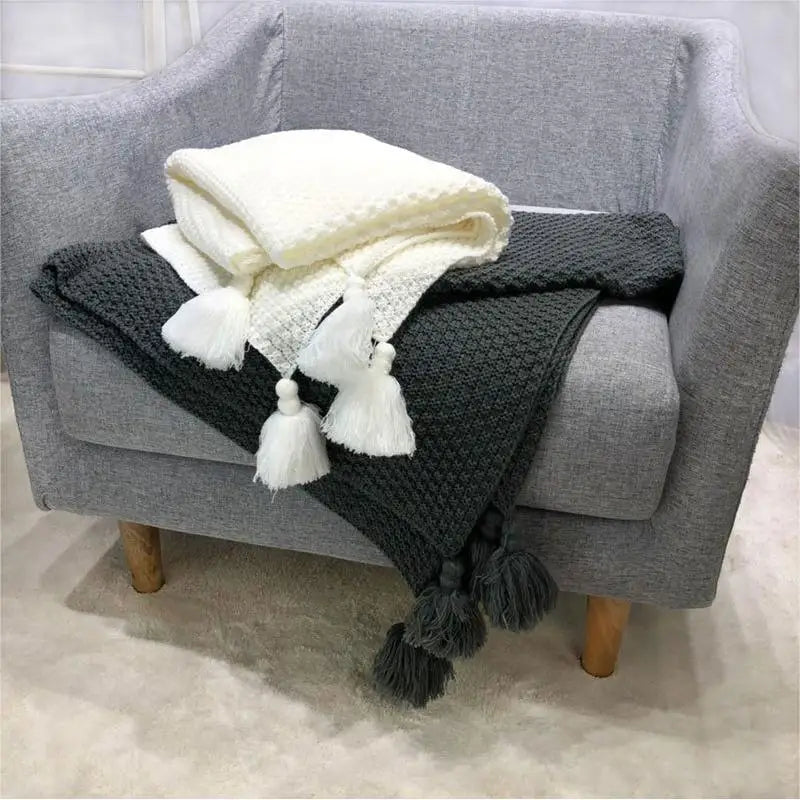 2026 Supplier Custom Wholesale Sofa Office Nap Shawl Blank Merbau Polyester Knitted Tassels Blanket