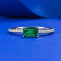 Custom Jewelry Supplier 925 Sterling Silver 4*6mm Emerald Solitaire Zirconia Engagement Ring