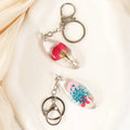 Factory Wholesale Custom Flower Souvenirs Gift Metal Keychain Personalized Resin Real Dry Flower Keychain
