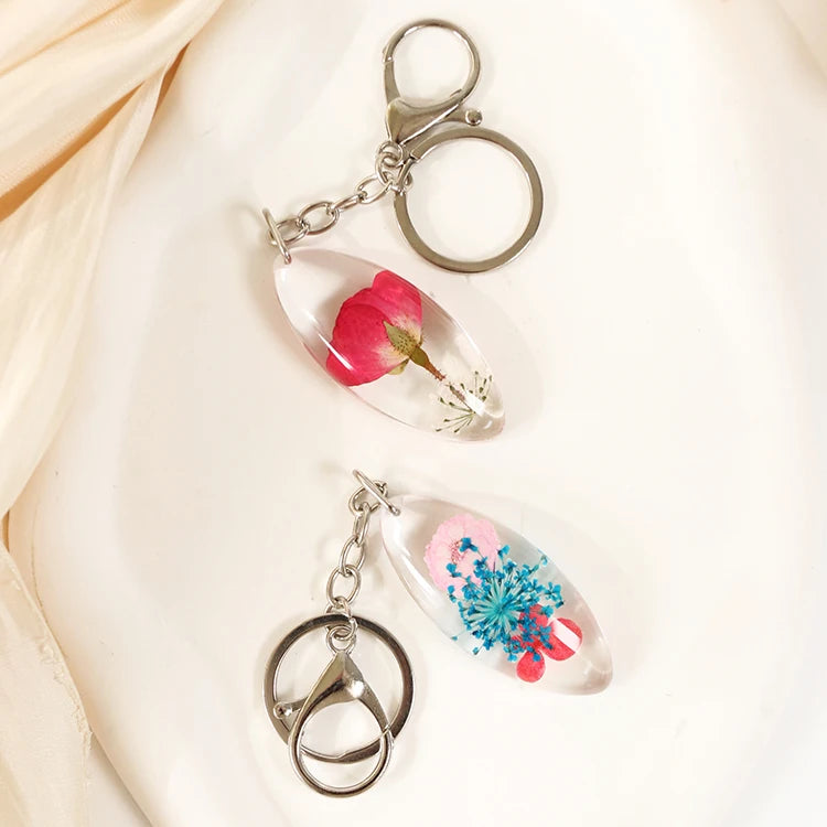 Factory Wholesale Custom Flower Souvenirs Gift Metal Keychain Personalized Resin Real Dry Flower Keychain