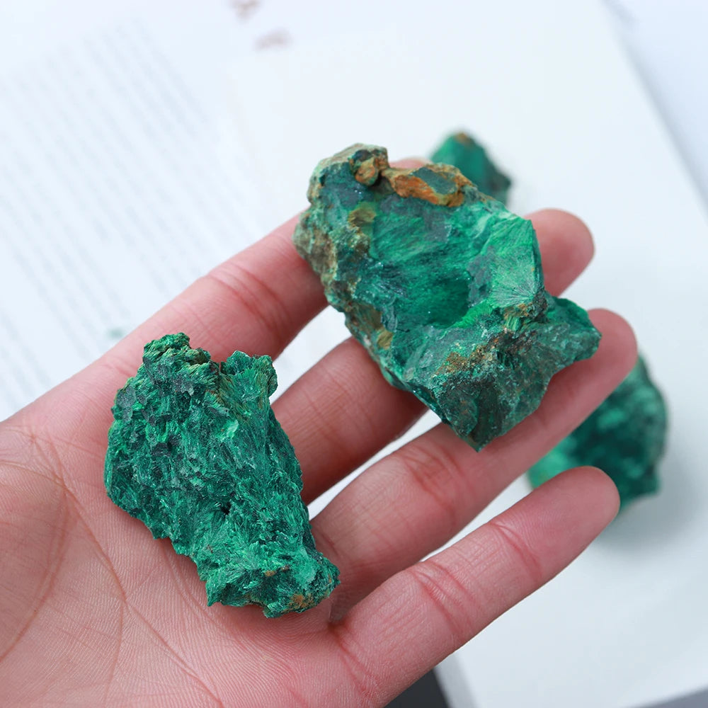 Wholesale Best Quality Natural Green Malachite Stone Green Malachite Raw Stone for Decoration