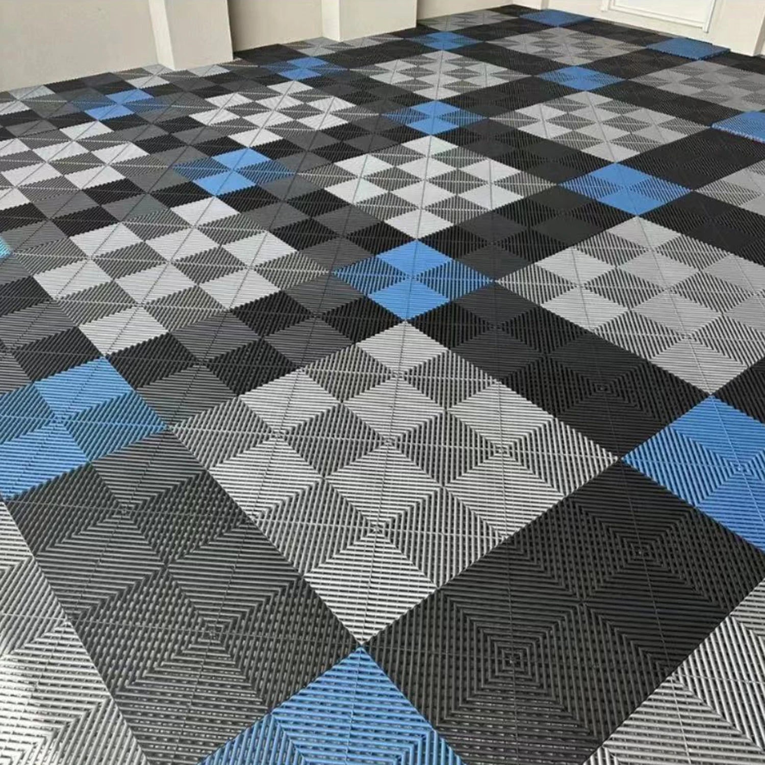 1.8CM Thick Waterproof Interlocking Vinyl Tile Plastic Floor Tiles Interlocking Garage Floor Tiles Rubber Racefloor