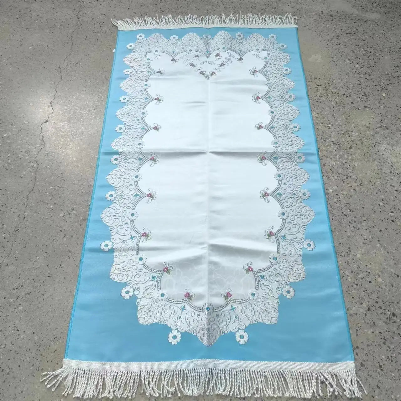 Wholesale Custom Design Embroidered Polyester Prayer Rug Thick Machine Woven Washable Modern Style for Home or Travel