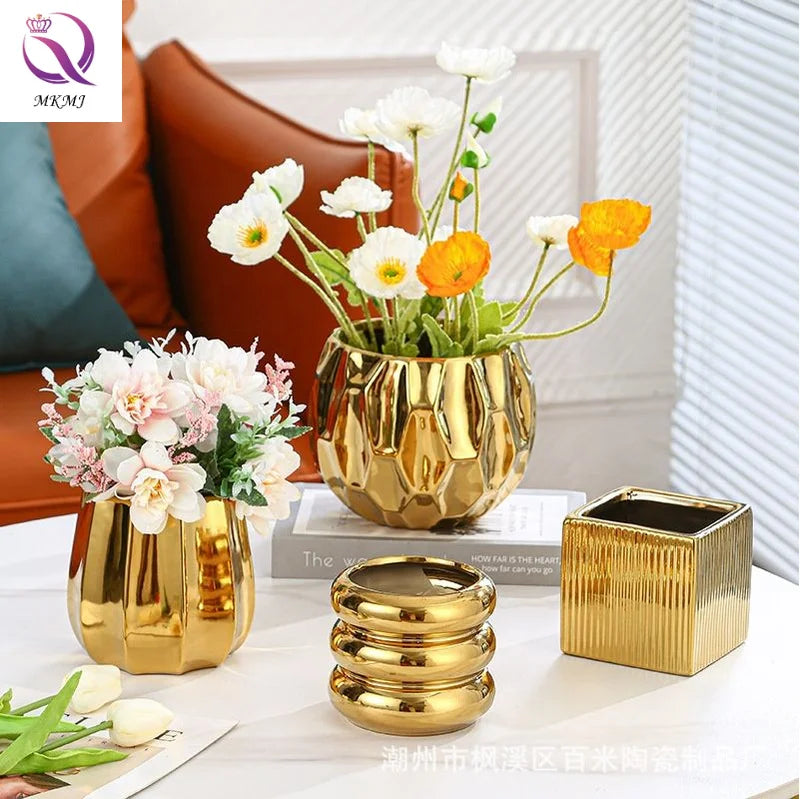 Various Styles of Geometric Shaped Ceramic Vase Spherical Electroplated Gold Flower Vase Small Arrangement Decoration Popular