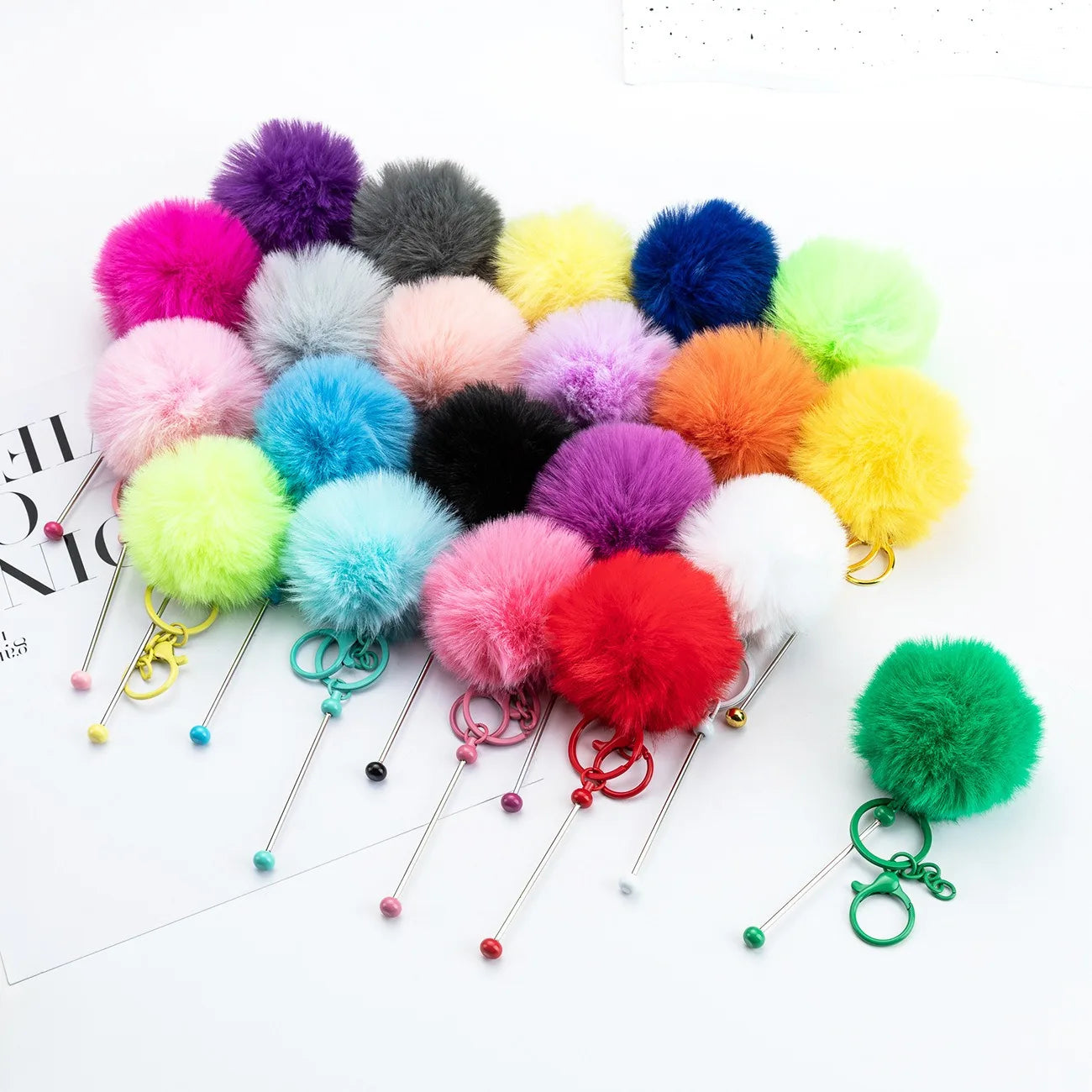 Multi-Color DIY Beaded Hairball Trekking Clasp Soft Plush Pendant with Small Size Easy-to-Make Accessory