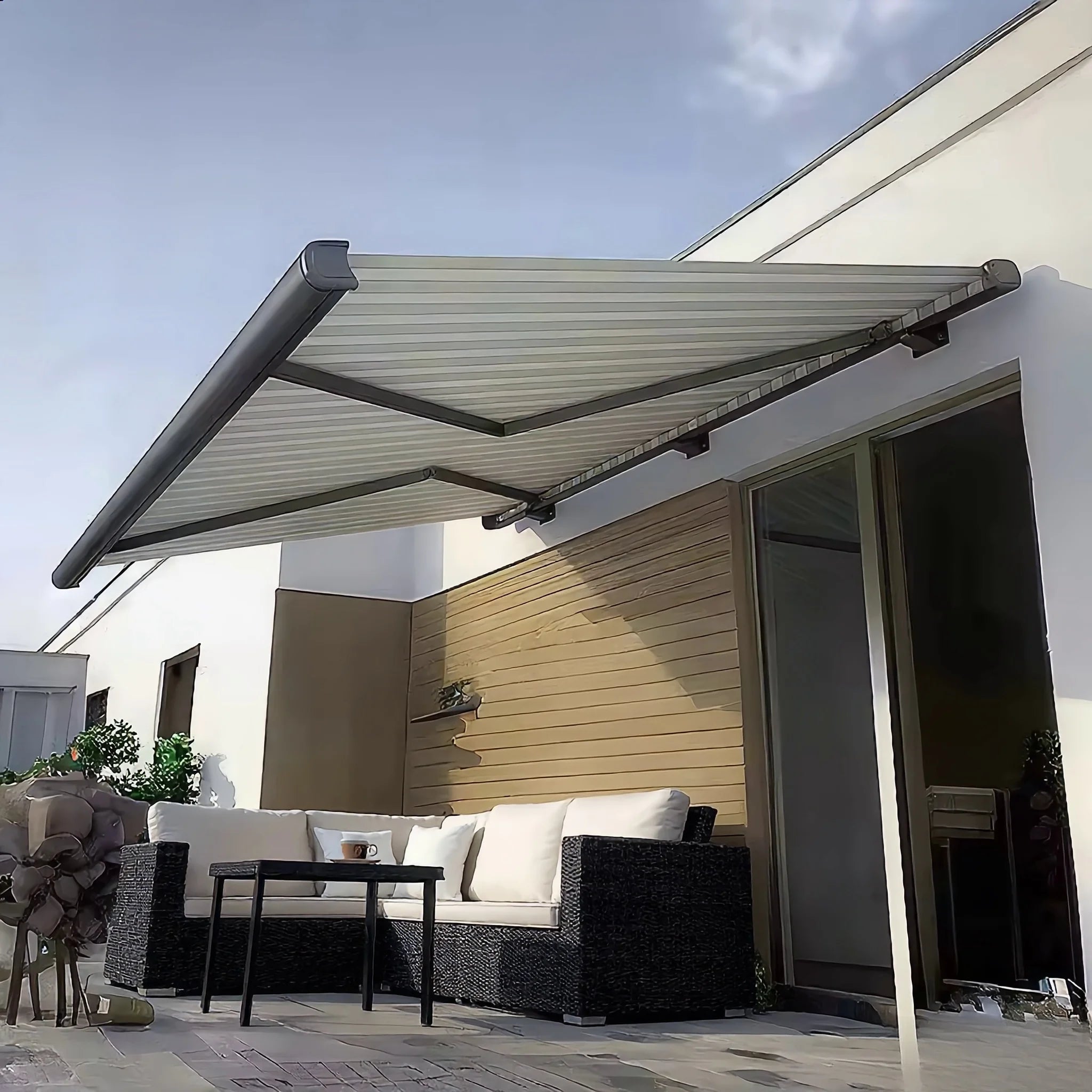 Motorized Remote Control Waterproof Full Cassette Awnings Anti-UV Polyester Folding Roof Shade for Terrace Aluminum Alloy Frame