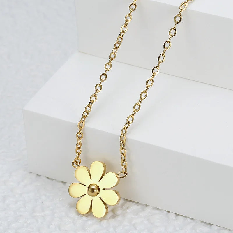 Exquisite Gold Plated Stainless Steel Flower Necklace Fashion Titanium Steel Flower Pendant Necklace for Women Gift