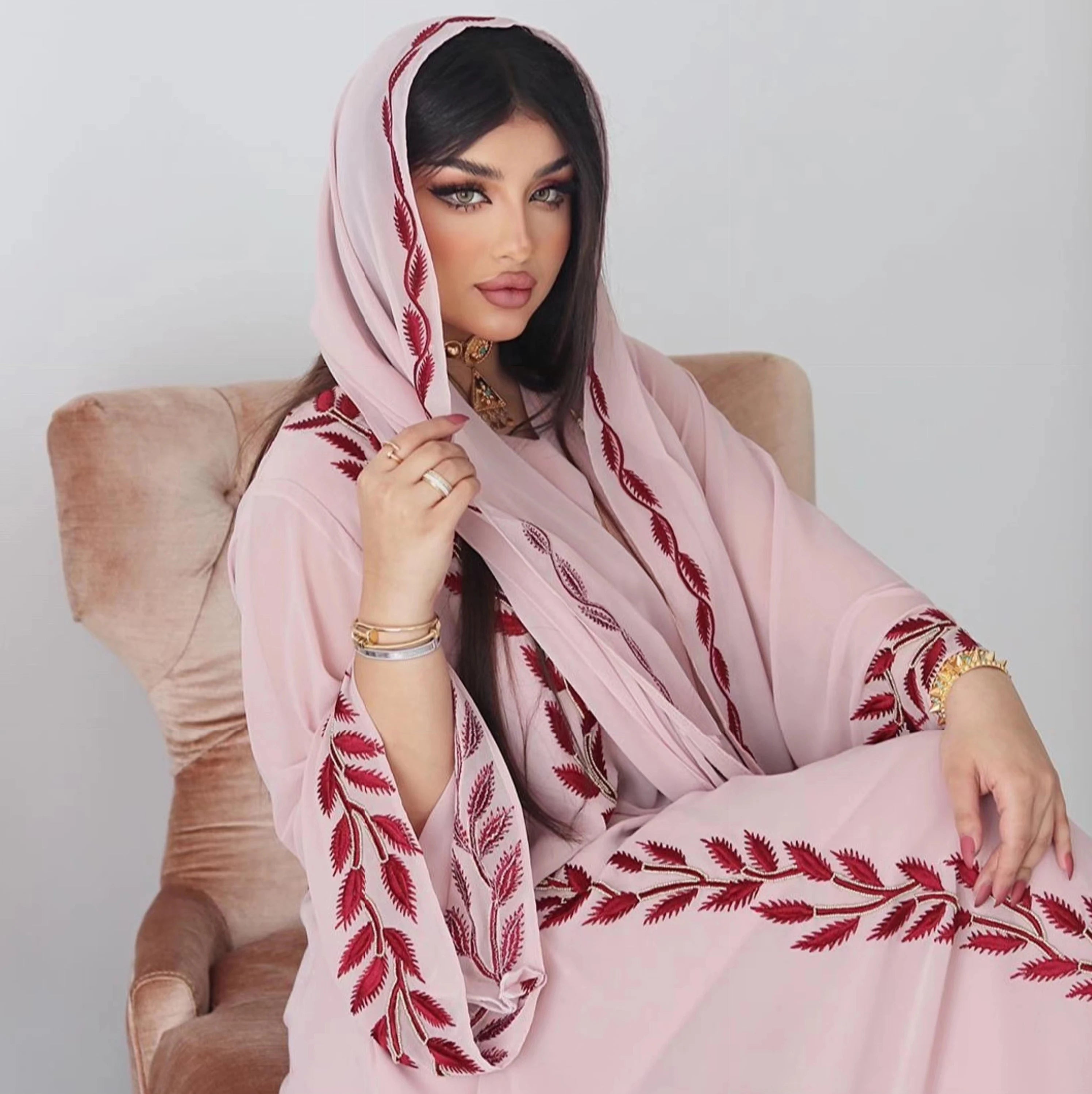 Factory Price Embroidery Muslim Dress With Scarf Long Abaya Robes Moroccan Caftan Ethnic Clothing Modest Evening Islamic Dress